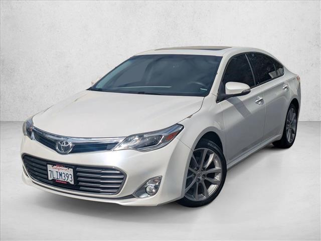 Photo of 2015 Blizzard Pearl Toyota Avalon