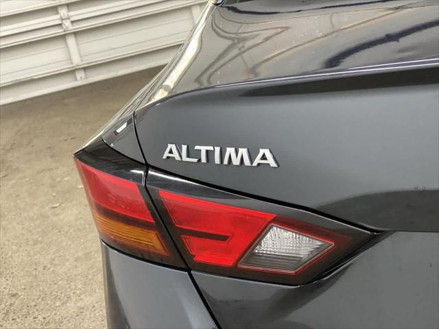 Photo of 2022 Storm Blue Metallic Nissan Altima