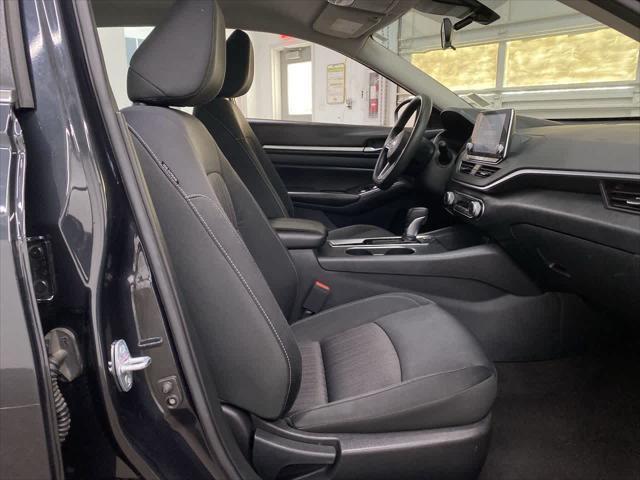 Photo of 2022 Storm Blue Metallic Nissan Altima