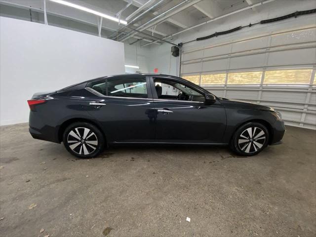 Photo of 2022 Storm Blue Metallic Nissan Altima