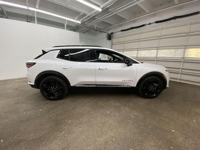 Photo of 2024 Iridescent Pearl Tricoat Chevrolet Equinox EV