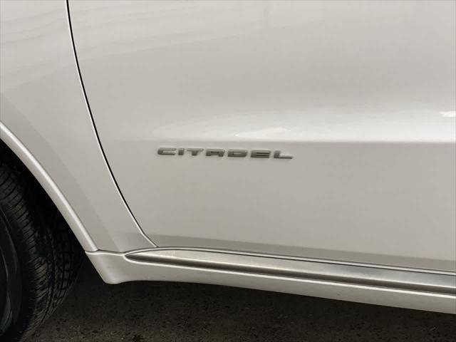 Photo of 2021 White Knuckle Clearcoat Dodge Durango