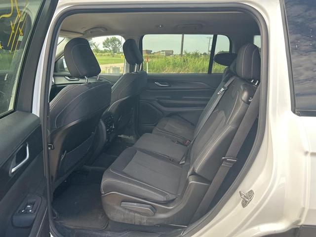 Photo of 2023 Bright White Clearcoat Jeep Grand Cherokee L