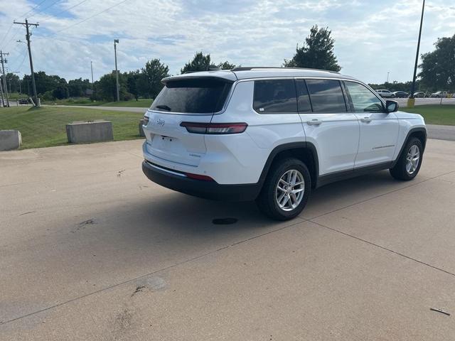 Photo of 2023 Bright White Clearcoat Jeep Grand Cherokee L