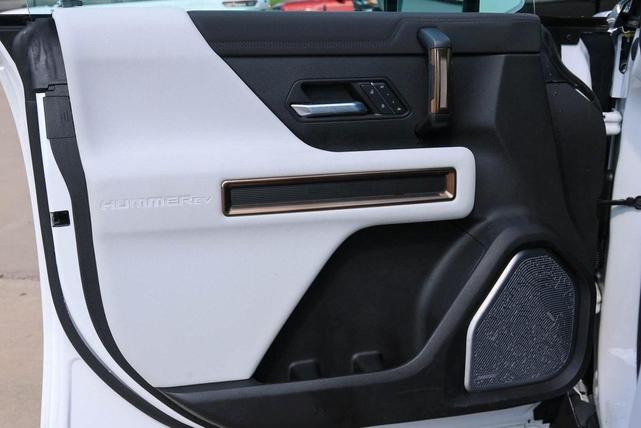 Photo of 2022 White GMC HUMMER EV