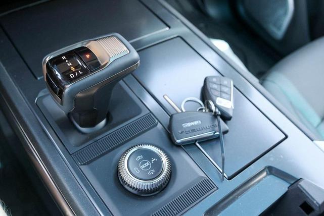 Photo of 2022 White GMC HUMMER EV