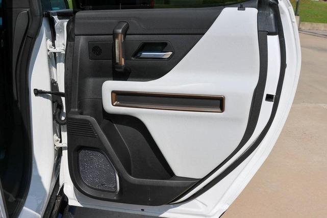 Photo of 2022 White GMC HUMMER EV