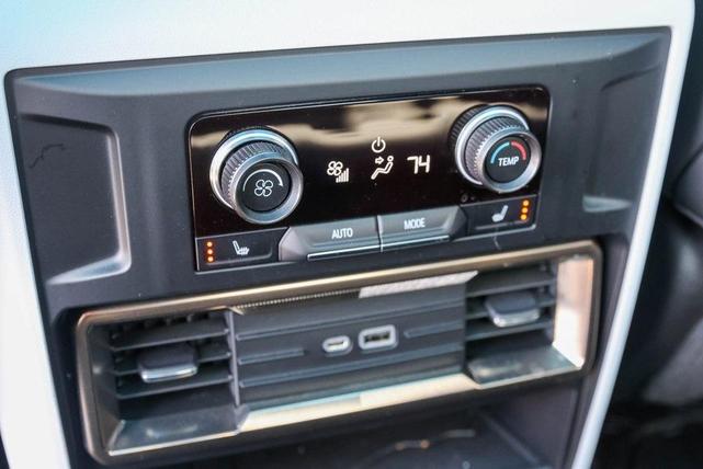 Photo of 2022 White GMC HUMMER EV
