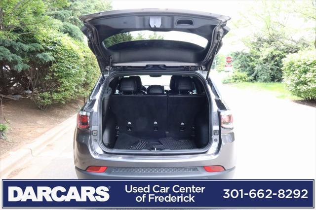 Photo of 2022 Granite Crystal Metallic Clearcoat Jeep Compass