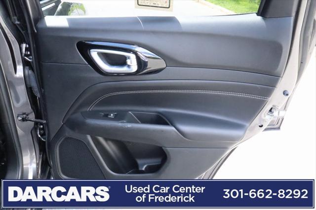 Photo of 2022 Granite Crystal Metallic Clearcoat Jeep Compass