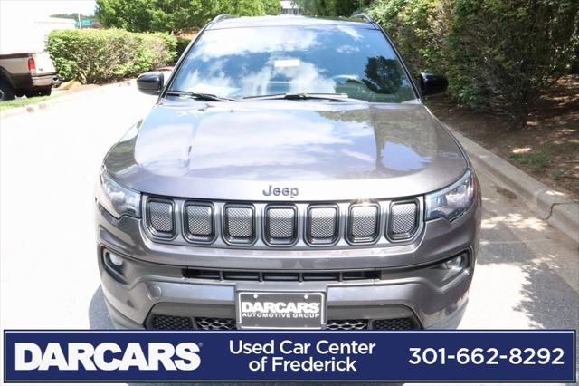 Photo of 2022 Granite Crystal Metallic Clearcoat Jeep Compass