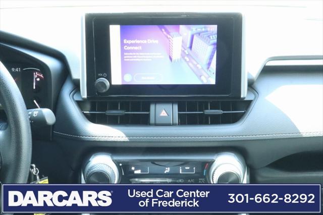 Photo of 2024 Ice Cap Toyota RAV4