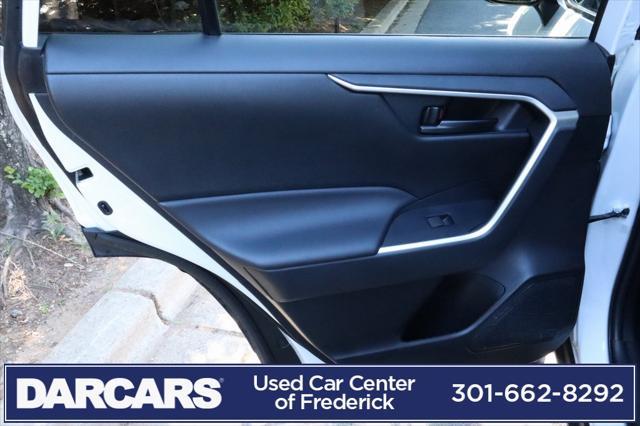 Photo of 2024 Ice Cap Toyota RAV4