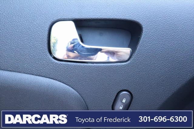 Photo of 2007 Silver Pearl Saturn Sky