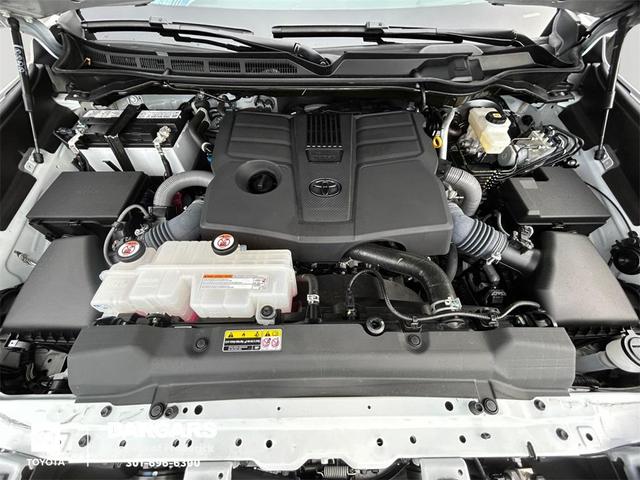 Photo of 2025 Wind Chill Pearl Toyota Tundra