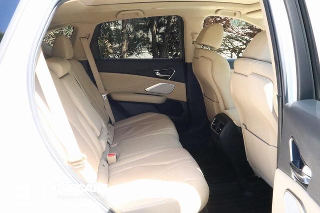 Photo of 2019 White Diamond Pearl Acura RDX