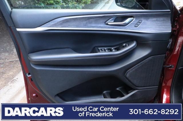Photo of 2023 Velvet Red Pearlcoat Jeep Grand Cherokee L