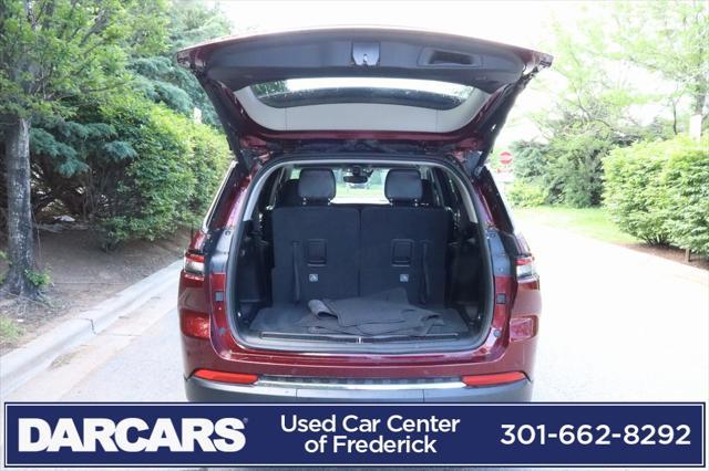 Photo of 2023 Velvet Red Pearlcoat Jeep Grand Cherokee L