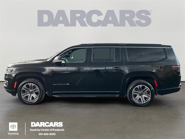 Photo of 2023 Diamond Black Crystal Pearlcoat Jeep Wagoneer L
