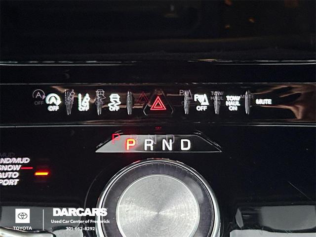 Photo of 2023 Diamond Black Crystal Pearlcoat Jeep Wagoneer L
