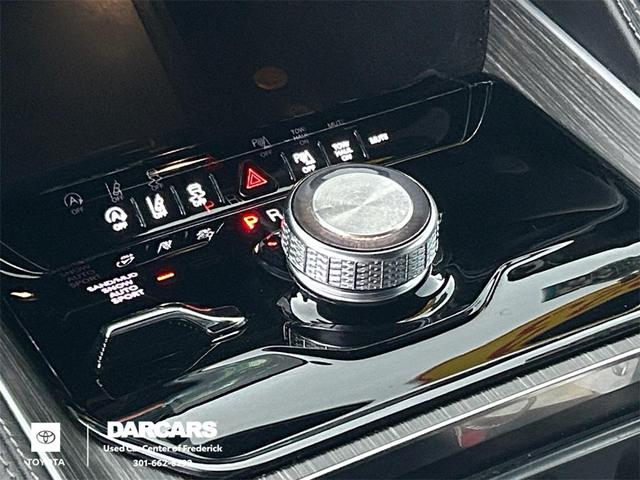 Photo of 2023 Diamond Black Crystal Pearlcoat Jeep Wagoneer L