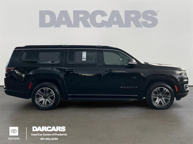 Photo of 2023 Diamond Black Crystal Pearlcoat Jeep Wagoneer L