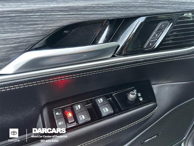 Photo of 2023 Diamond Black Crystal Pearlcoat Jeep Wagoneer L
