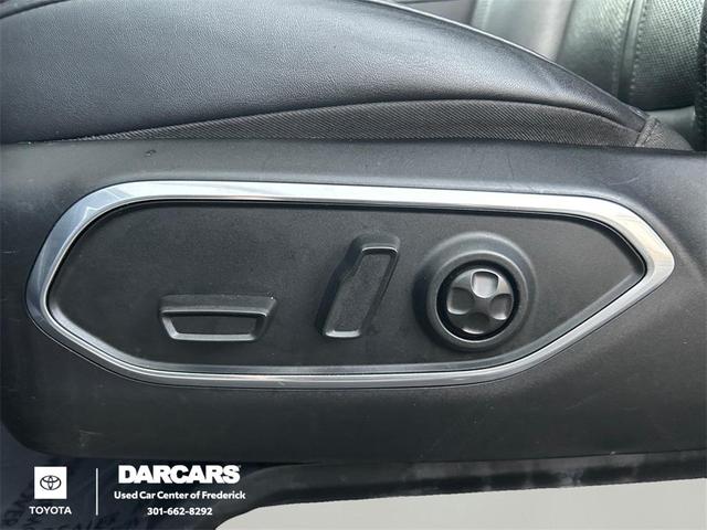 Photo of 2023 Diamond Black Crystal Pearlcoat Jeep Wagoneer L