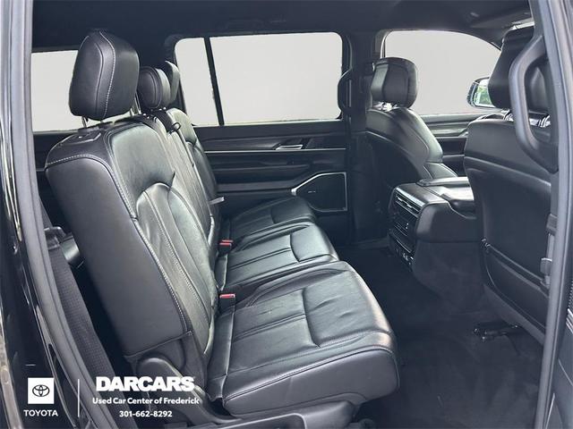 Photo of 2023 Diamond Black Crystal Pearlcoat Jeep Wagoneer L