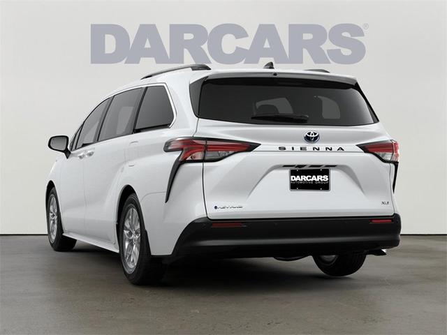 Photo of 2025 Wind Chill Pearl Toyota Sienna