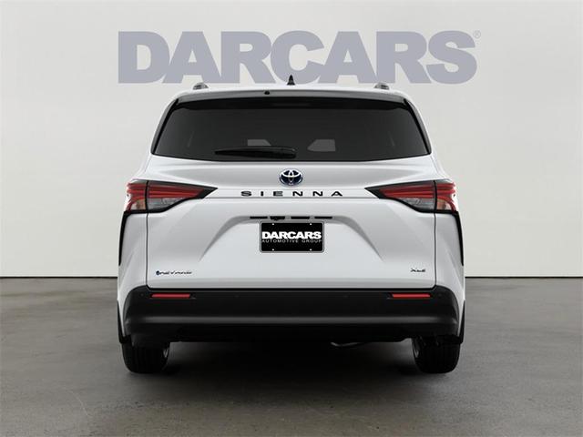 Photo of 2025 Wind Chill Pearl Toyota Sienna