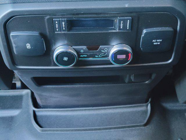 Photo of 2019 MAGNETIC METALLIC Ford Expedition