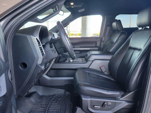 Photo of 2019 MAGNETIC METALLIC Ford Expedition