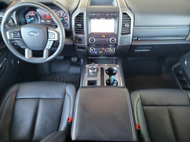 Photo of 2019 MAGNETIC METALLIC Ford Expedition