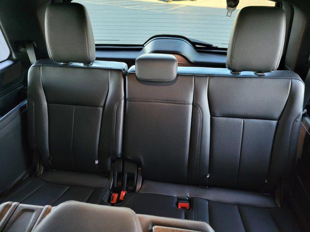 Photo of 2019 MAGNETIC METALLIC Ford Expedition