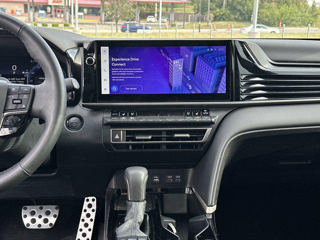 Photo of 2025 Wind Chill Pearl Toyota Camry