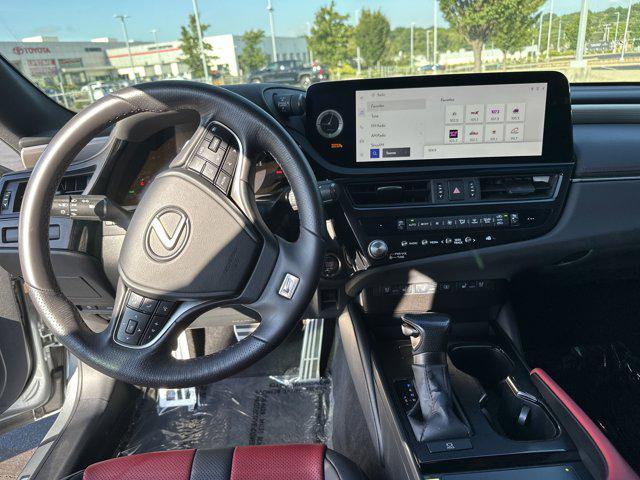 Photo of 2023 Iridium Lexus ES 350
