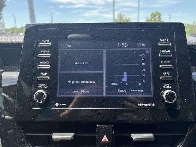 Photo of 2021 Super White Toyota Camry