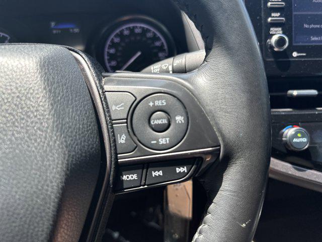Photo of 2021 Super White Toyota Camry