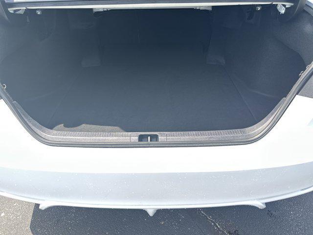 Photo of 2021 Super White Toyota Camry