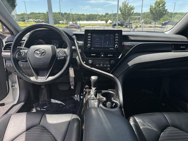 Photo of 2021 Super White Toyota Camry