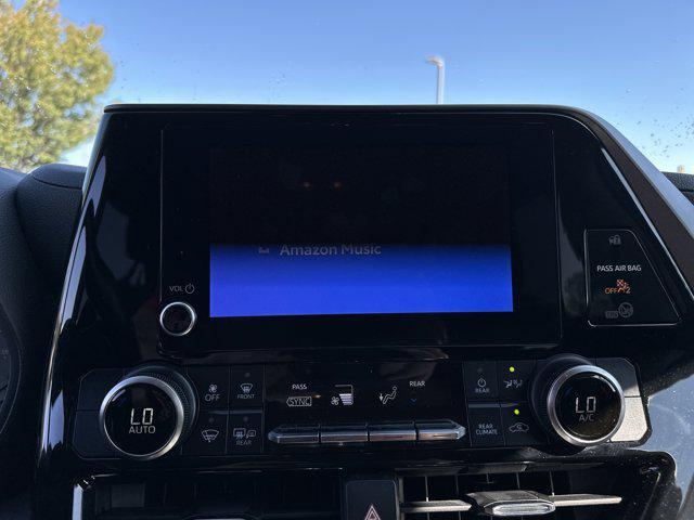 Photo of 2023 Magnetic Gray Metallic Toyota Highlander