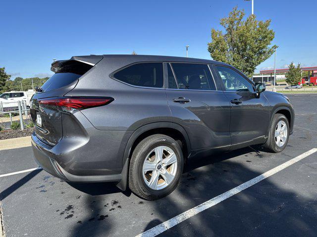 Photo of 2023 Magnetic Gray Metallic Toyota Highlander