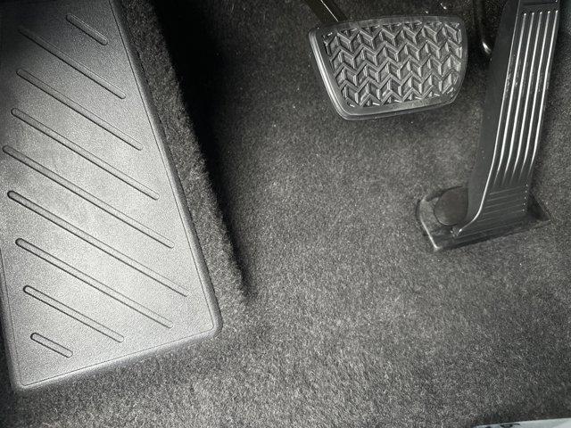 Photo of 2021 Midnight Black Metallic Toyota RAV4