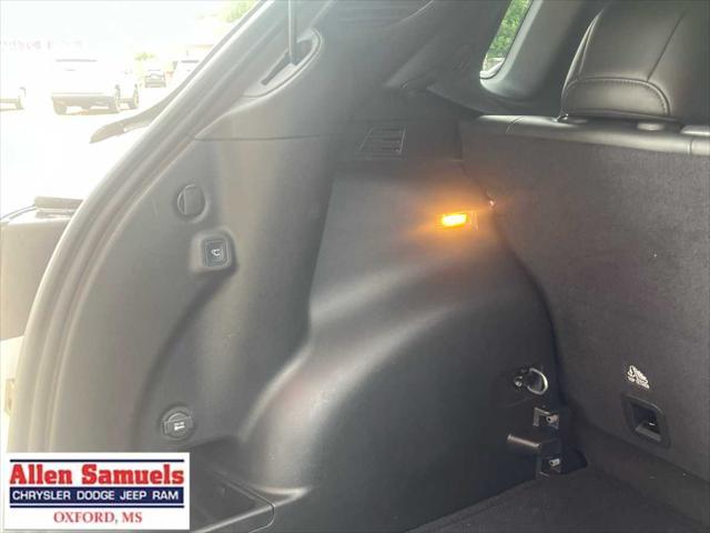 Photo of 2022 Bright White Clearcoat Jeep Compass