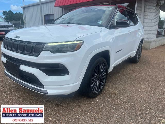 Photo of 2022 Bright White Clearcoat Jeep Compass