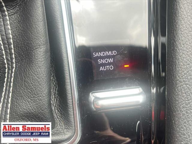 Photo of 2022 Bright White Clearcoat Jeep Compass