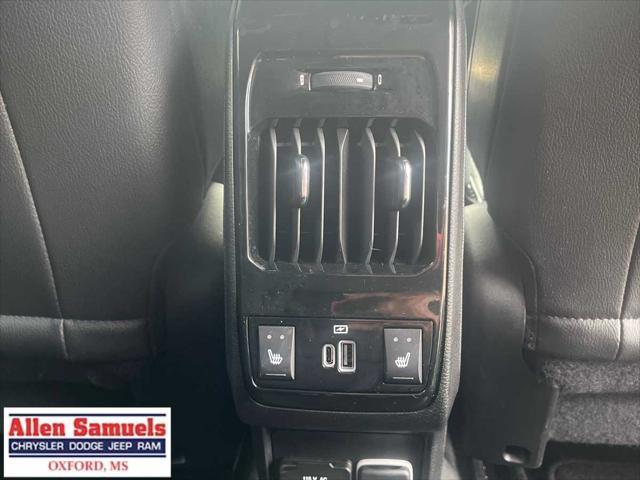 Photo of 2022 Bright White Clearcoat Jeep Compass