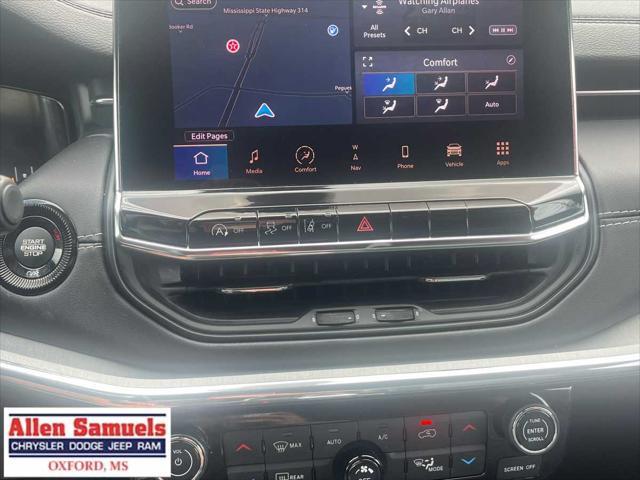 Photo of 2022 Bright White Clearcoat Jeep Compass