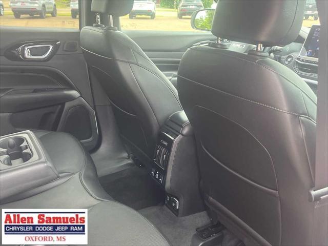 Photo of 2022 Bright White Clearcoat Jeep Compass